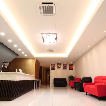 Yee Hotel Permas Jaya جوهر بهرو المظهر الخارجي الصورة