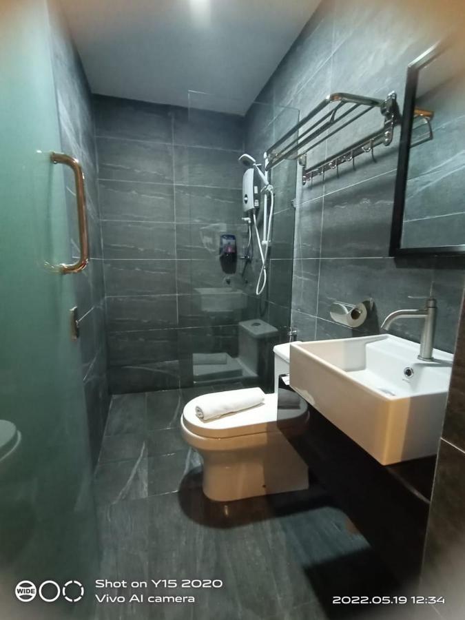 Yee Hotel Permas Jaya جوهر بهرو المظهر الخارجي الصورة