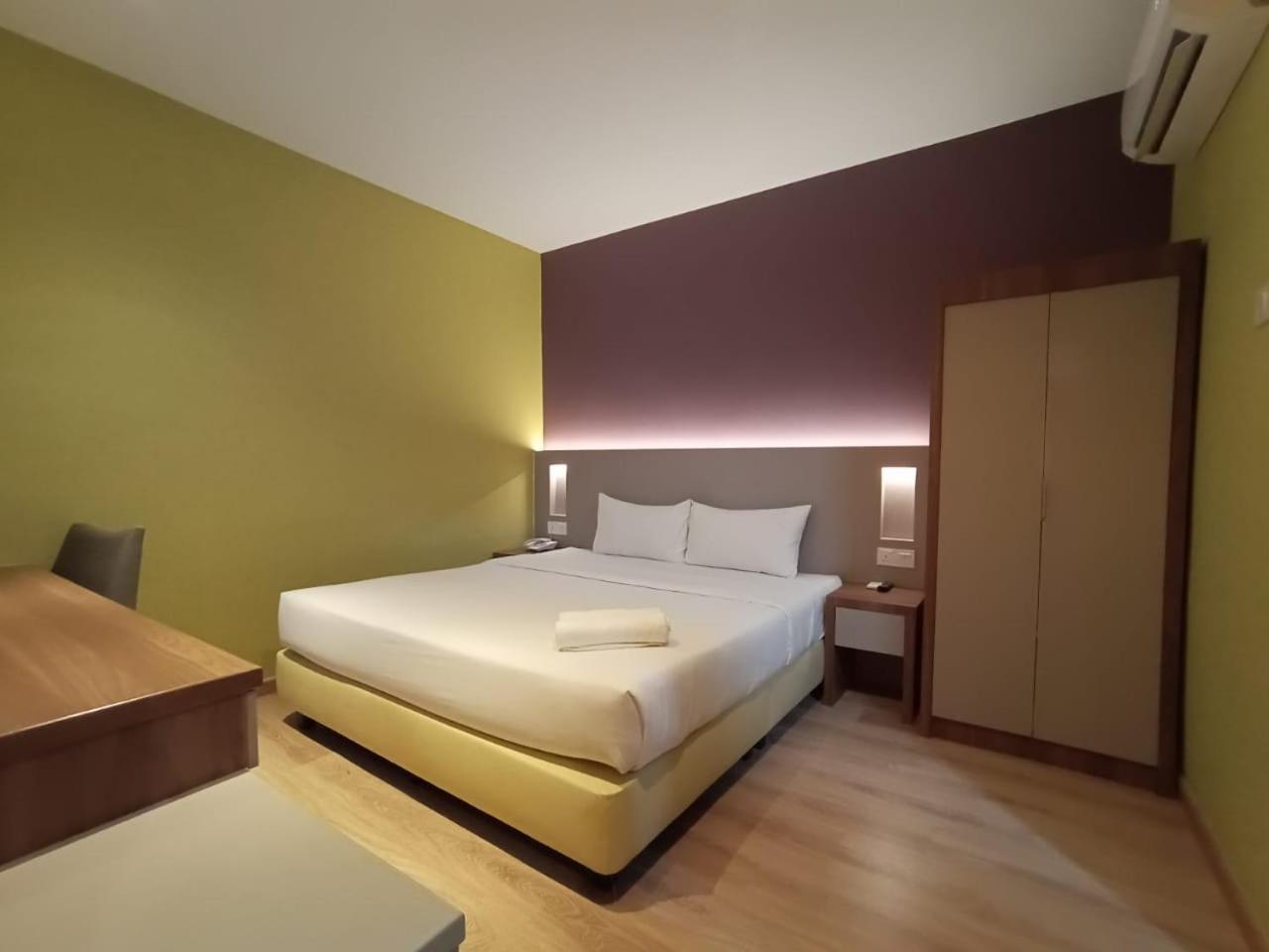 Yee Hotel Permas Jaya جوهر بهرو المظهر الخارجي الصورة
