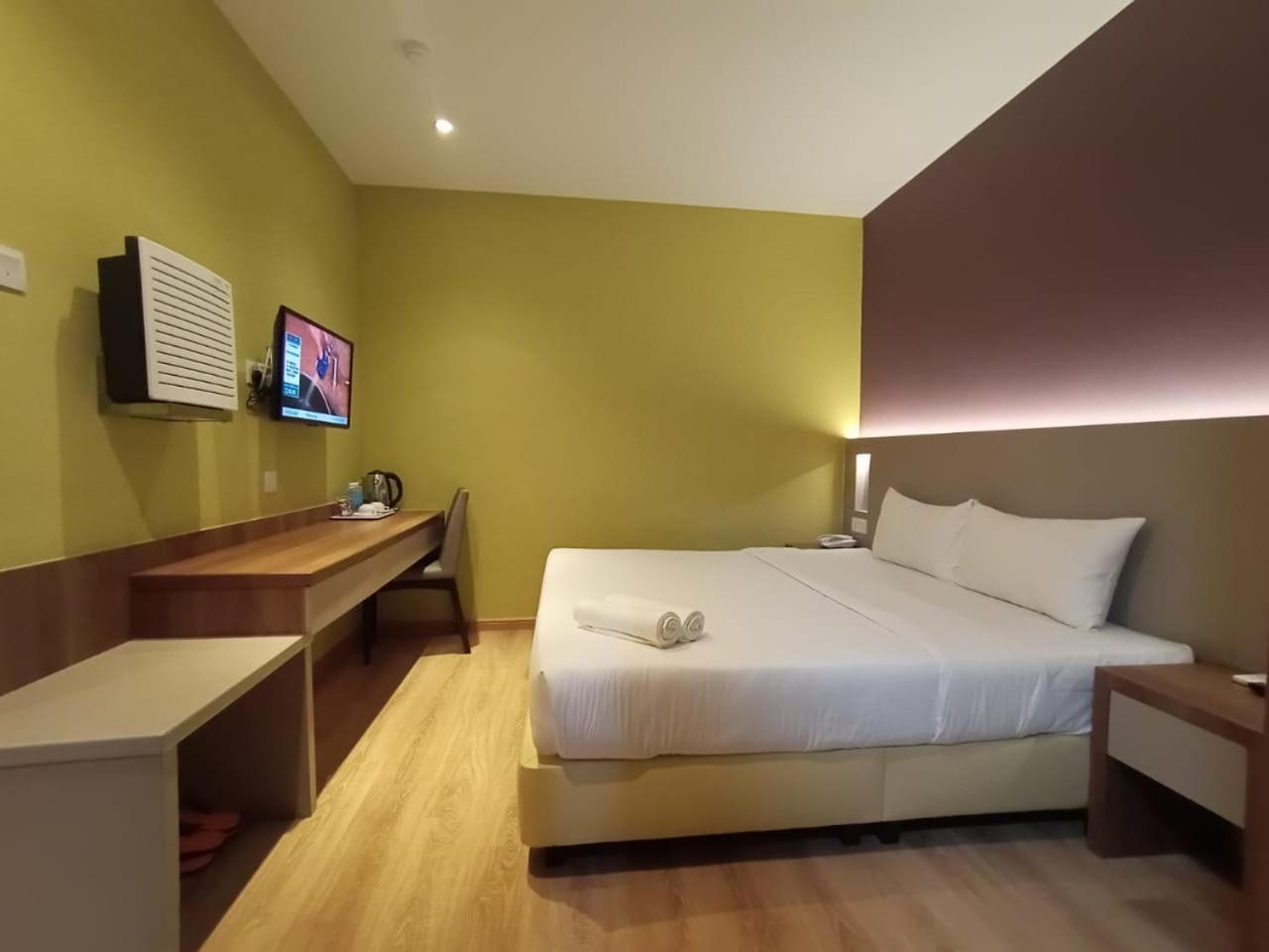 Yee Hotel Permas Jaya جوهر بهرو المظهر الخارجي الصورة